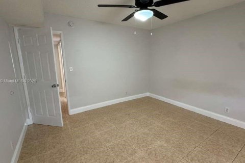 Condominio en alquiler en Pompano Beach, Florida, 2 dormitorios, 77.11 m2 № 1969089 - foto 10