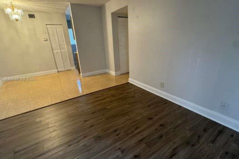 Condominio en alquiler en Pompano Beach, Florida, 2 dormitorios, 77.11 m2 № 1969089 - foto 13