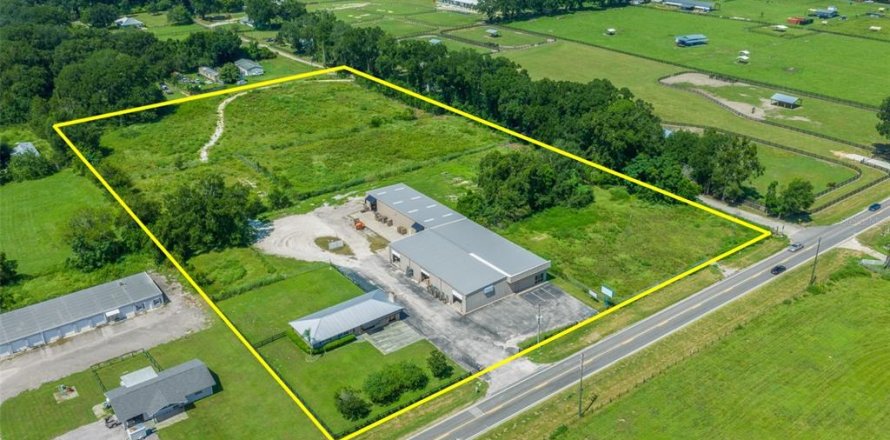Immobilier commercial à Summerfield, Floride № 2404710