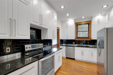 House in Lakeland, Florida 3 bedrooms, 153.29 sq.m. № 2095187 - photo 9