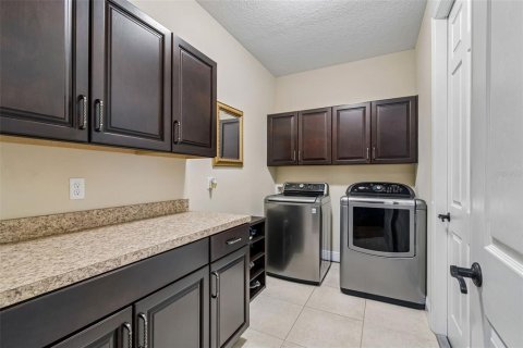 House in Tampa, Florida 7 bedrooms, 486.53 sq.m. № 2197028 - photo 18