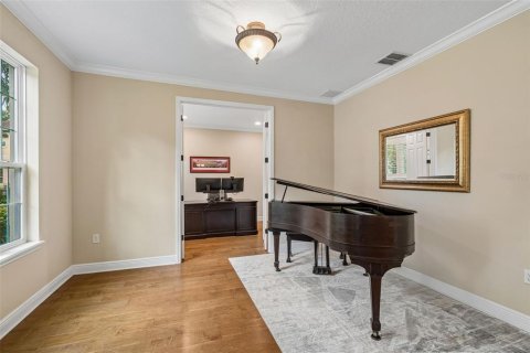 House in Tampa, Florida 7 bedrooms, 486.53 sq.m. № 2197028 - photo 11