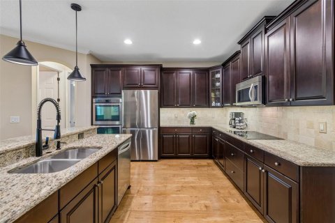 House in Tampa, Florida 7 bedrooms, 486.53 sq.m. № 2197028 - photo 21