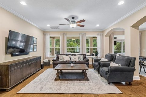 House in Tampa, Florida 7 bedrooms, 486.53 sq.m. № 2197028 - photo 28