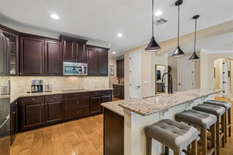 House in Tampa, Florida 7 bedrooms, 486.53 sq.m. № 2197028 - photo 24