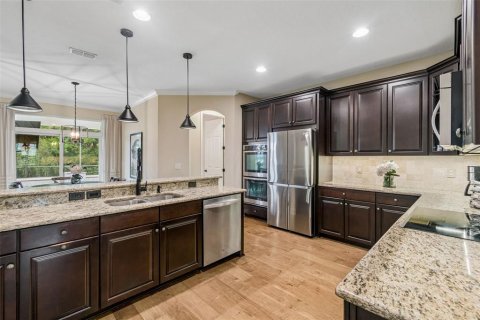 House in Tampa, Florida 7 bedrooms, 486.53 sq.m. № 2197028 - photo 20