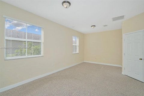 Townhouse in Miami, Florida 3 bedrooms, 168.34 sq.m. № 2001648 - photo 20