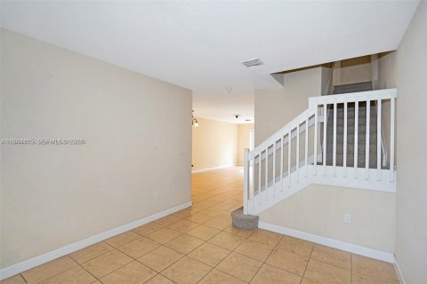 Townhouse in Miami, Florida 3 bedrooms, 168.34 sq.m. № 2001648 - photo 14