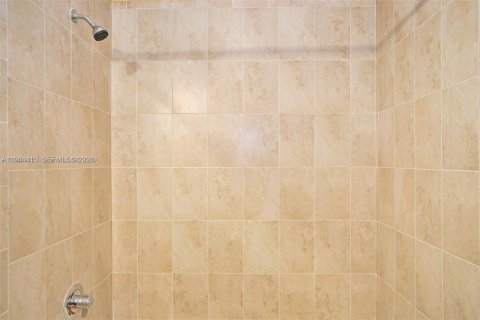 Townhouse in Miami, Florida 3 bedrooms, 168.34 sq.m. № 2001648 - photo 22