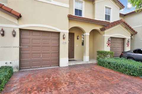 Townhouse in Miami, Florida 3 bedrooms, 168.34 sq.m. № 2001648 - photo 5