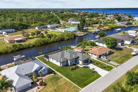 Casa en venta en Port Charlotte, Florida, 4 dormitorios, 170.29 m2 № 2109919 - foto 30