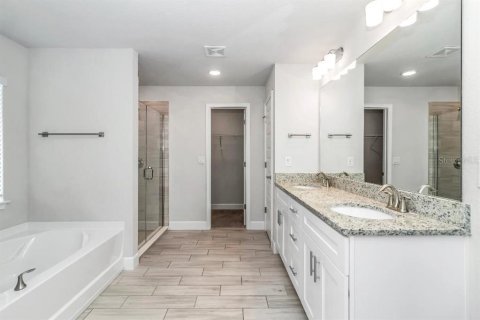 House in Ocala, Florida 4 bedrooms, 278.71 sq.m. № 2150479 - photo 20