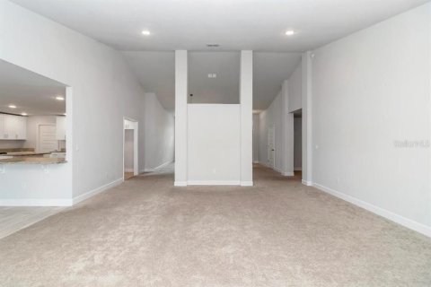 House in Ocala, Florida 4 bedrooms, 278.71 sq.m. № 2150479 - photo 9