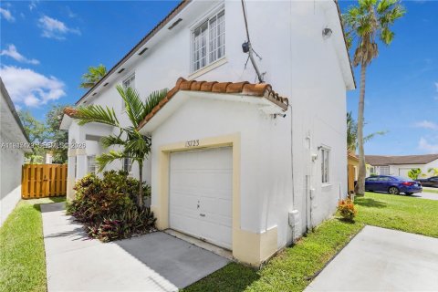 Villa ou maison à Miami, Floride 5 chambres, 186.55 m2 № 2004225