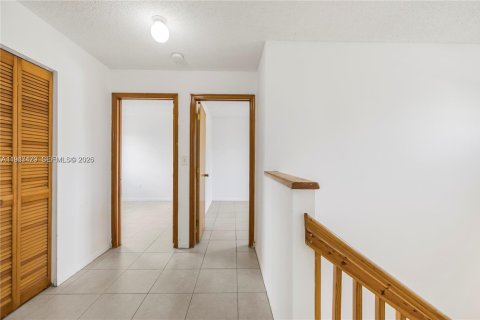 Villa ou maison à vendre à Miami, Floride: 5 chambres, 186.55 m2 № 2004225 - photo 14