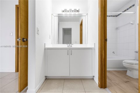 Villa ou maison à vendre à Miami, Floride: 5 chambres, 186.55 m2 № 2004225 - photo 26