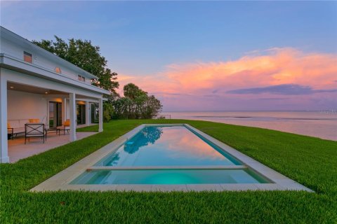 Villa ou maison à vendre à Saint Petersburg, Floride: 4 chambres, 304.53 m2 № 1762110 - photo 1