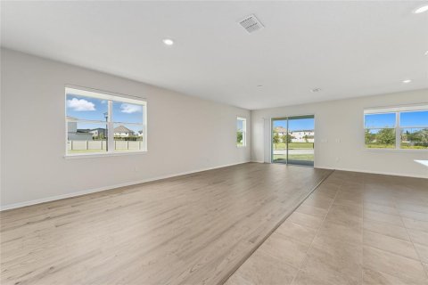 House in Orlando, Florida 4 bedrooms, 216.09 sq.m. № 2201784 - photo 11