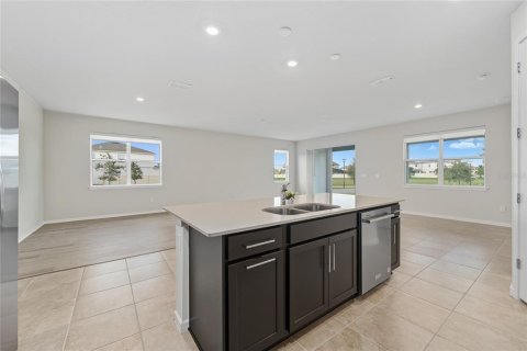 House in Orlando, Florida 4 bedrooms, 216.09 sq.m. № 2201784 - photo 16