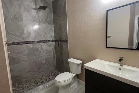 Casa en venta en Orlando, Florida, 6 dormitorios, 274.25 m2 № 1791665 - foto 20