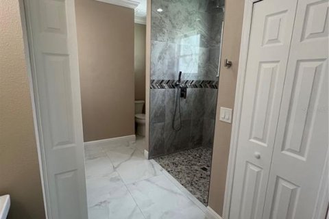 Casa en venta en Orlando, Florida, 6 dormitorios, 274.25 m2 № 1791665 - foto 9