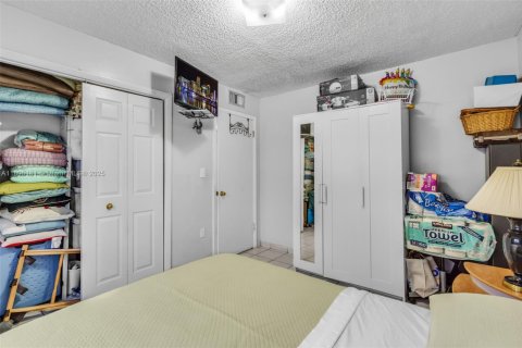 Commercial property in Miami, Florida 339.84 sq.m. № 1947285 - photo 14