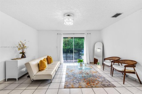 Commercial property in Miami, Florida 339.84 sq.m. № 1947285 - photo 18