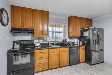 Commercial property in Miami, Florida 339.84 sq.m. № 1947285 - photo 5