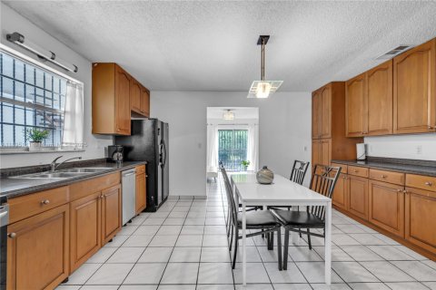 Immobilier commercial à vendre à Miami, Floride: 339.84 m2 № 1947285 - photo 28