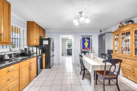 Commercial property in Miami, Florida 339.84 sq.m. № 1947285 - photo 8