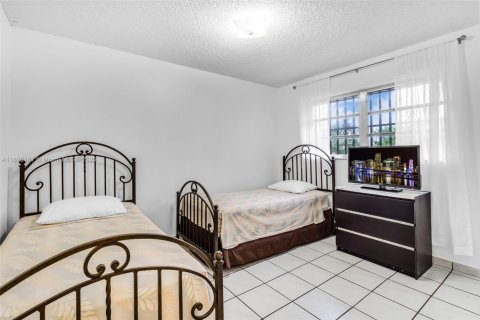 Commercial property in Miami, Florida 339.84 sq.m. № 1947285 - photo 19