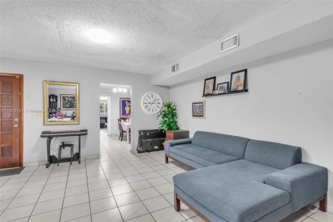 Commercial property in Miami, Florida 339.84 sq.m. № 1947285 - photo 12
