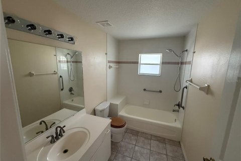 Commercial property in Edgewater, Florida 183.2 sq.m. № 2259024 - photo 7