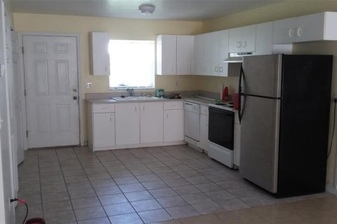 Commercial property in Edgewater, Florida 183.2 sq.m. № 2259024 - photo 11