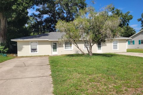 Commercial property in Edgewater, Florida 183.2 sq.m. № 2259024