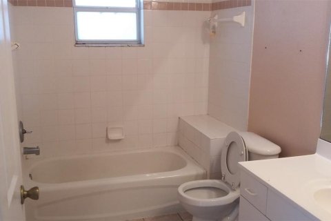 Commercial property in Edgewater, Florida 183.2 sq.m. № 2259024 - photo 15