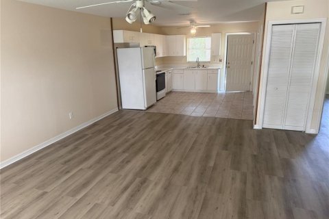 Commercial property in Edgewater, Florida 183.2 sq.m. № 2259024 - photo 3