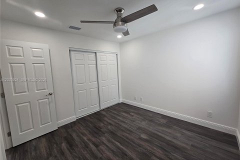 Снять в аренду таунхаус в Дирфилд-Бич, Флорида 3 спальни, 138.05м2, № 2065387 - фото 23