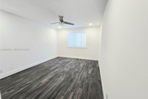 Снять в аренду таунхаус в Дирфилд-Бич, Флорида 3 спальни, 138.05м2, № 2065387 - фото 28