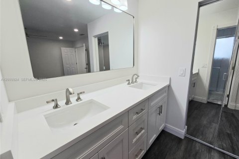 Снять в аренду таунхаус в Дирфилд-Бич, Флорида 3 спальни, 138.05м2, № 2065387 - фото 20