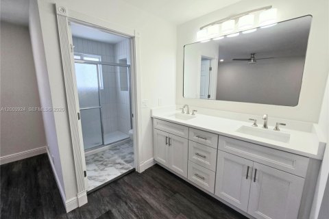 Снять в аренду таунхаус в Дирфилд-Бич, Флорида 3 спальни, 138.05м2, № 2065387 - фото 19