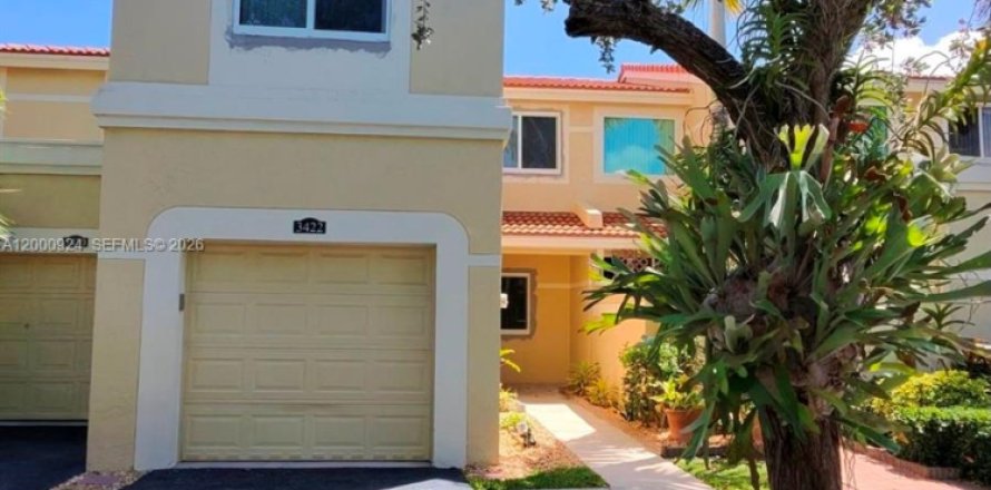 Таунхаус в Дирфилд-Бич, Флорида 3 спальни, 138.05м2 № 2065387