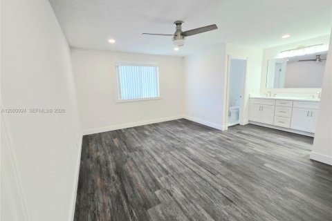 Снять в аренду таунхаус в Дирфилд-Бич, Флорида 3 спальни, 138.05м2, № 2065387 - фото 14