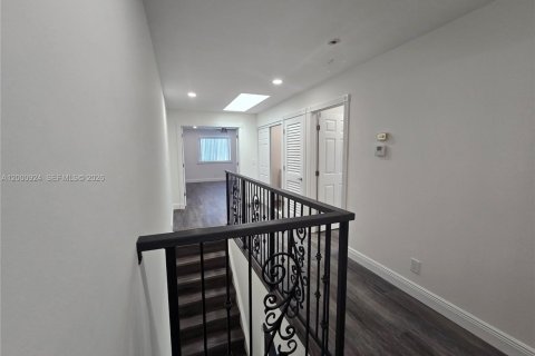 Снять в аренду таунхаус в Дирфилд-Бич, Флорида 3 спальни, 138.05м2, № 2065387 - фото 12