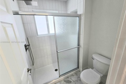 Снять в аренду таунхаус в Дирфилд-Бич, Флорида 3 спальни, 138.05м2, № 2065387 - фото 21