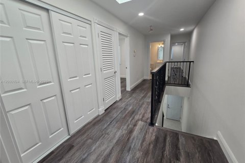 Снять в аренду таунхаус в Дирфилд-Бич, Флорида 3 спальни, 138.05м2, № 2065387 - фото 29