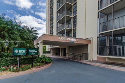 Condo in Aventura, Florida, 1 bedroom  № 1964784 - photo 20