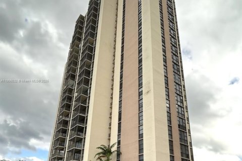 Condo in Aventura, Florida, 1 bedroom  № 1964784 - photo 2