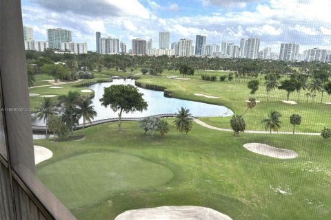 Condo in Aventura, Florida, 1 bedroom  № 1964784 - photo 6