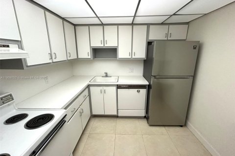Condo in Aventura, Florida, 1 bedroom  № 1964784 - photo 10